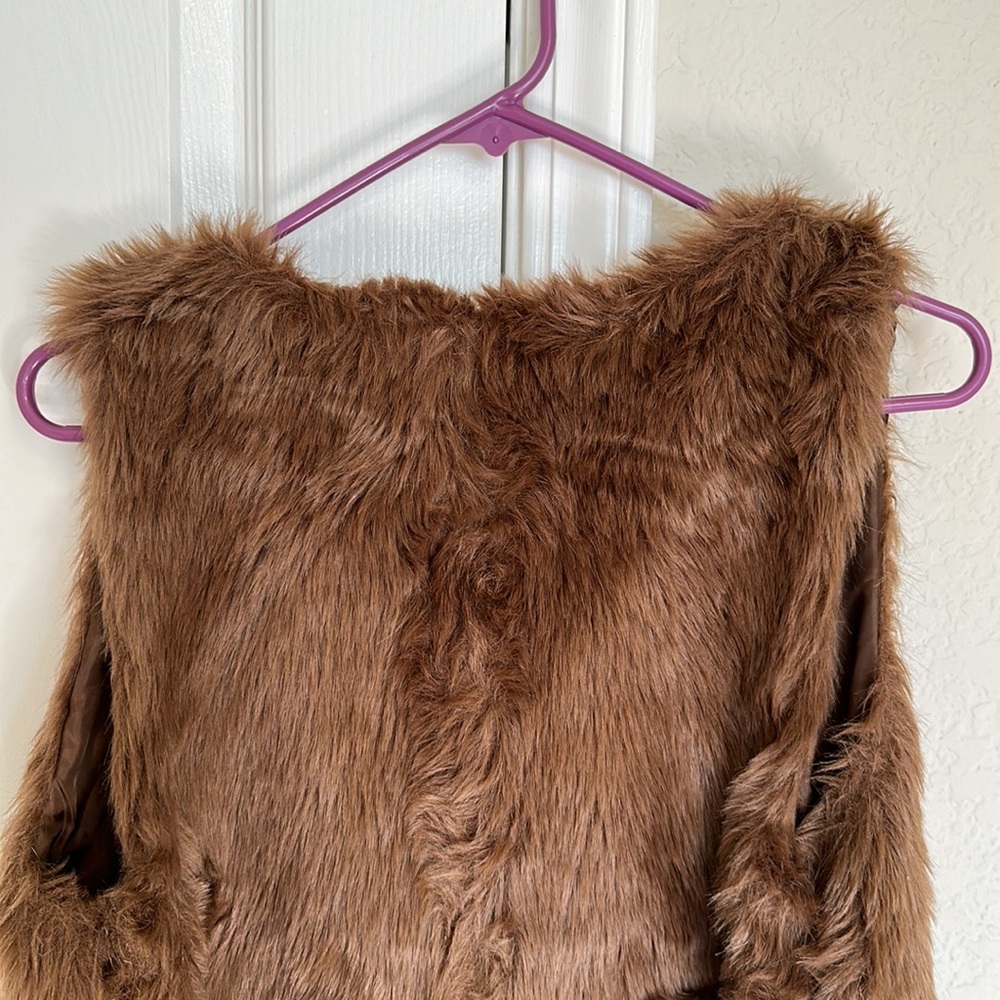 Faux Fur Vest - Picture 6 of 10